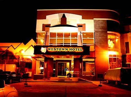 Mo2 Westown Hotel - Mandalagan Bacolod Exterior photo