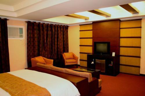 Mo2 Westown Hotel - Mandalagan Bacolod Exterior photo