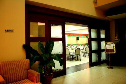 Mo2 Westown Hotel - Mandalagan Bacolod Exterior photo