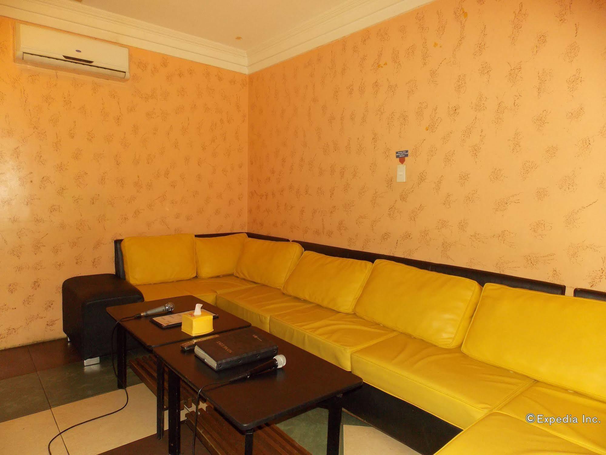 Mo2 Westown Hotel - Mandalagan Bacolod Exterior photo