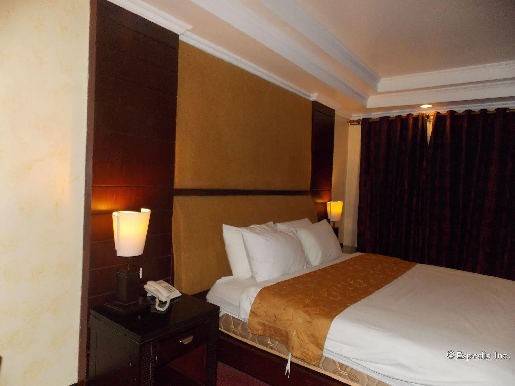 Mo2 Westown Hotel - Mandalagan Bacolod Exterior photo