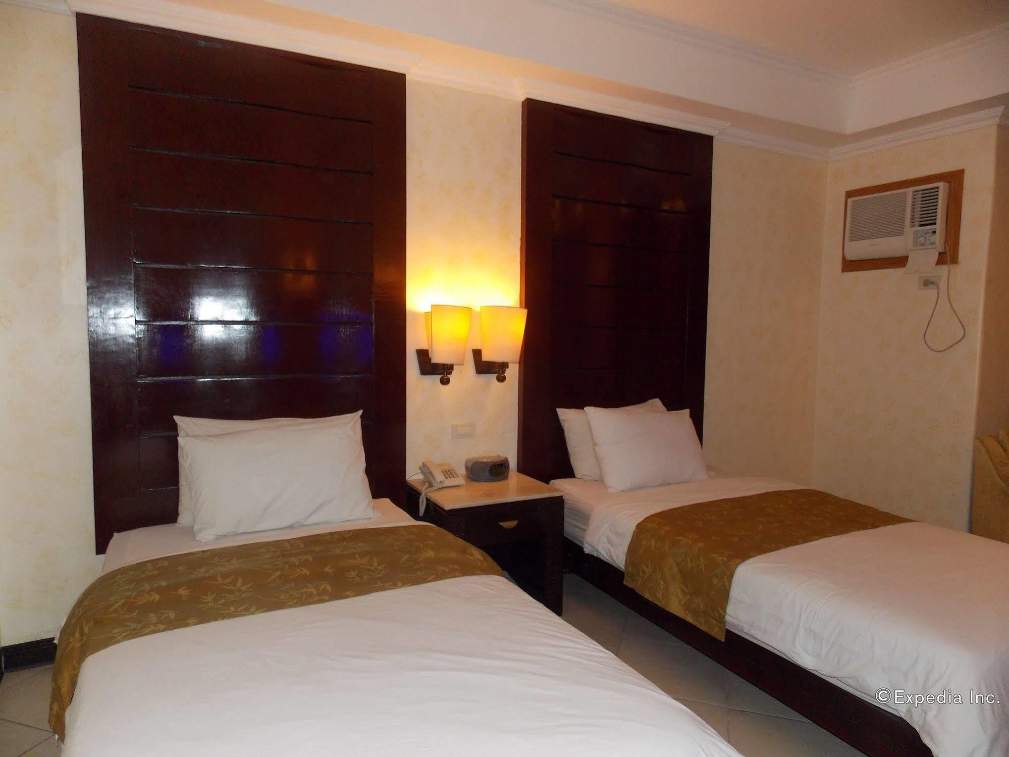Mo2 Westown Hotel - Mandalagan Bacolod Exterior photo
